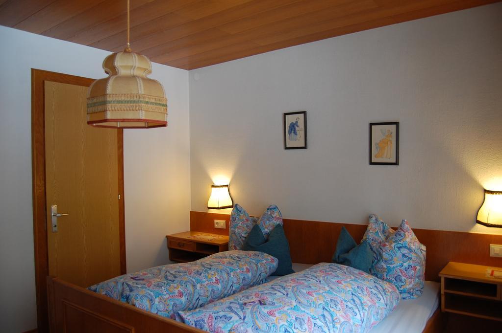 Haus Waldrast Apartman Elbigenalp Szoba fotó
