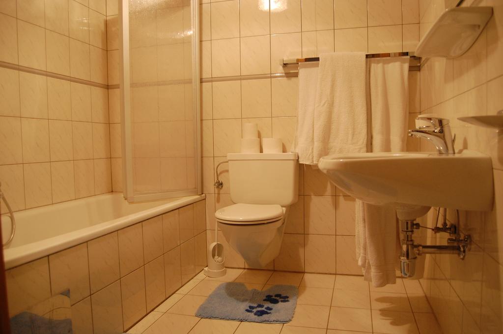 Haus Waldrast Apartman Elbigenalp Szoba fotó