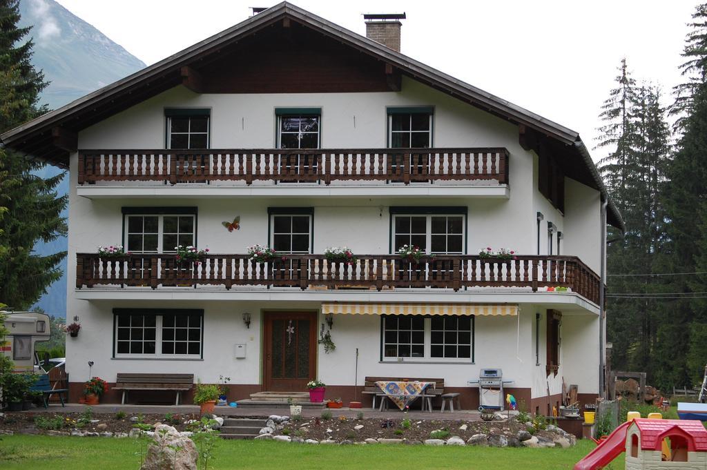 Haus Waldrast Apartman Elbigenalp Szoba fotó